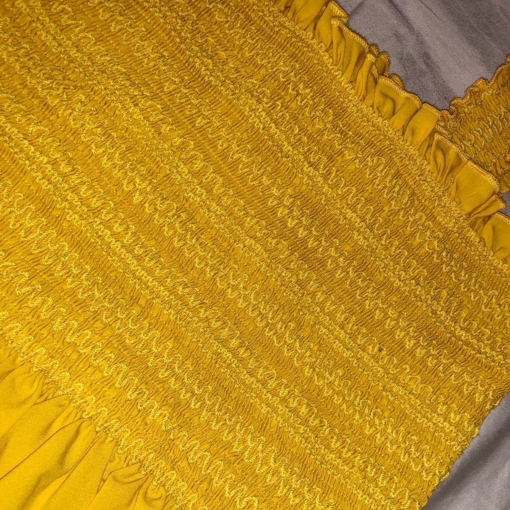 Ruffled Crop Top - Yellow - Picture 2 of 3